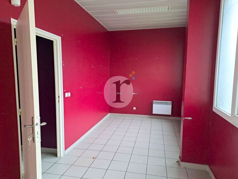 Aires d'Entreprises vous propose, à la location, 