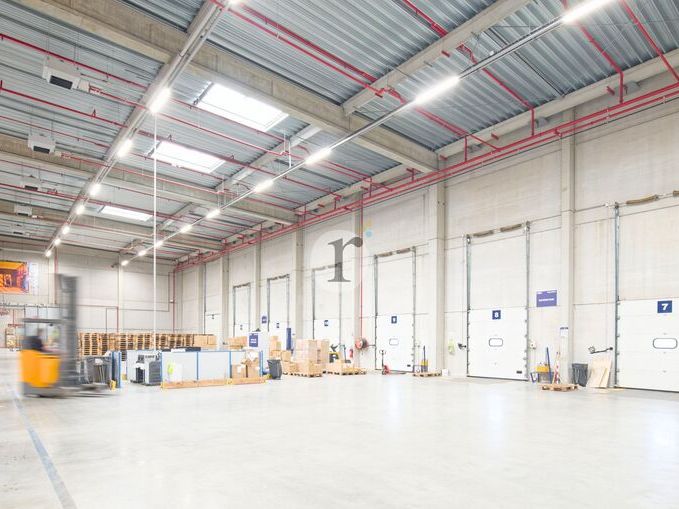 Aires d'Entreprises vous propose, à la location, 