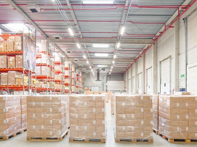 Aires d'Entreprises vous propose, à la location, 