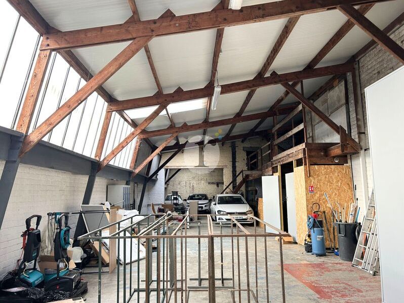 Aires d'Entreprises vous propose, à la location, 