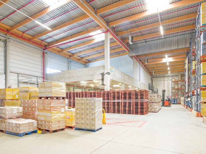 Aires d'Entreprises vous propose, à la location, 