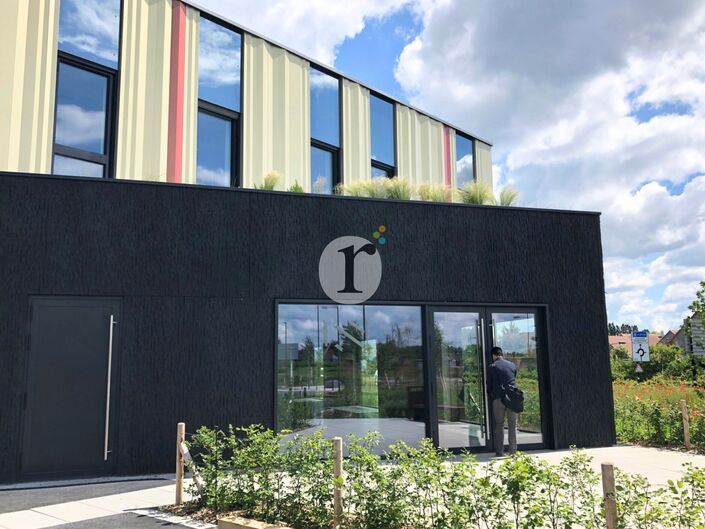 Aires d'Entreprises vous propose, à la location,