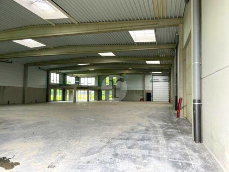 Aires d'Entreprises vous propose, à la location, 