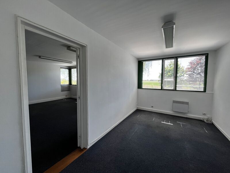 Plateau de bureau en excellent état situé dans un