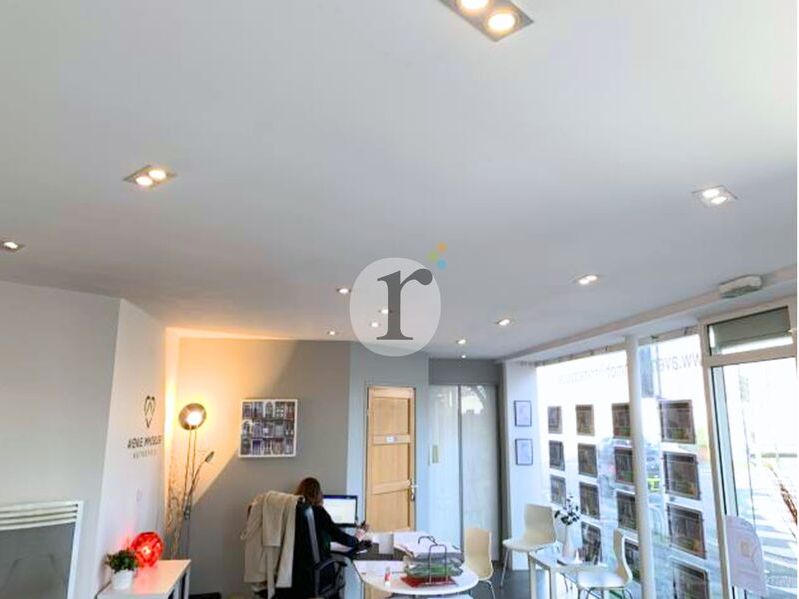 Aires d'Entreprises vous propose, à la location, 