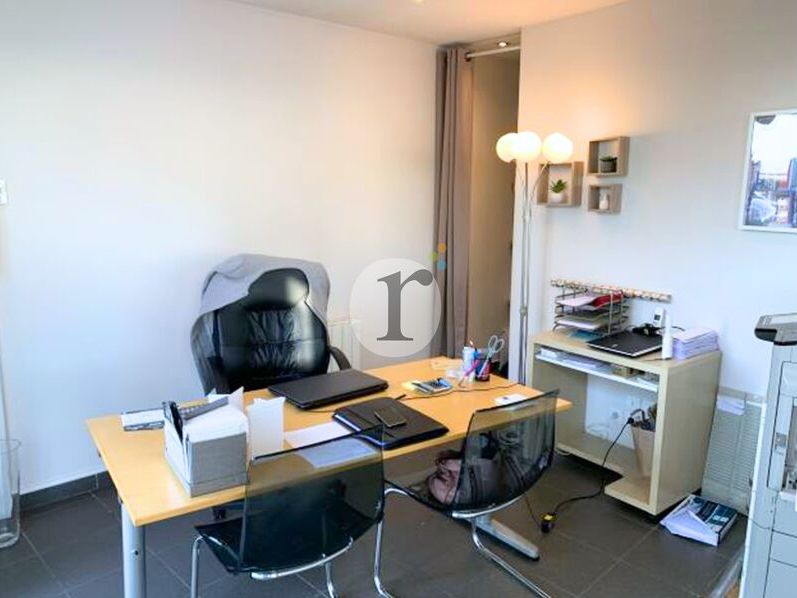 Aires d'Entreprises vous propose, à la location, 