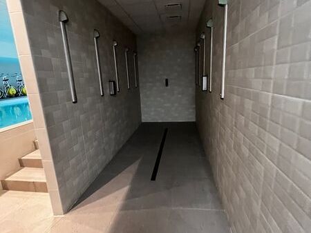 Belle cellule commerciale située dans le parc ARE