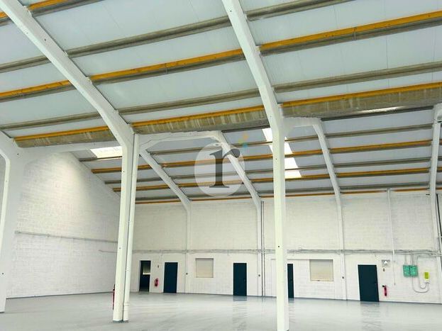 Aires d'Entreprises vous propose, à la location, 