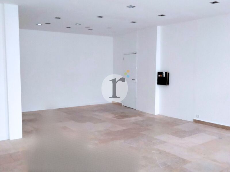 Aires d'Entreprises vous propose, à l'achat, ce l