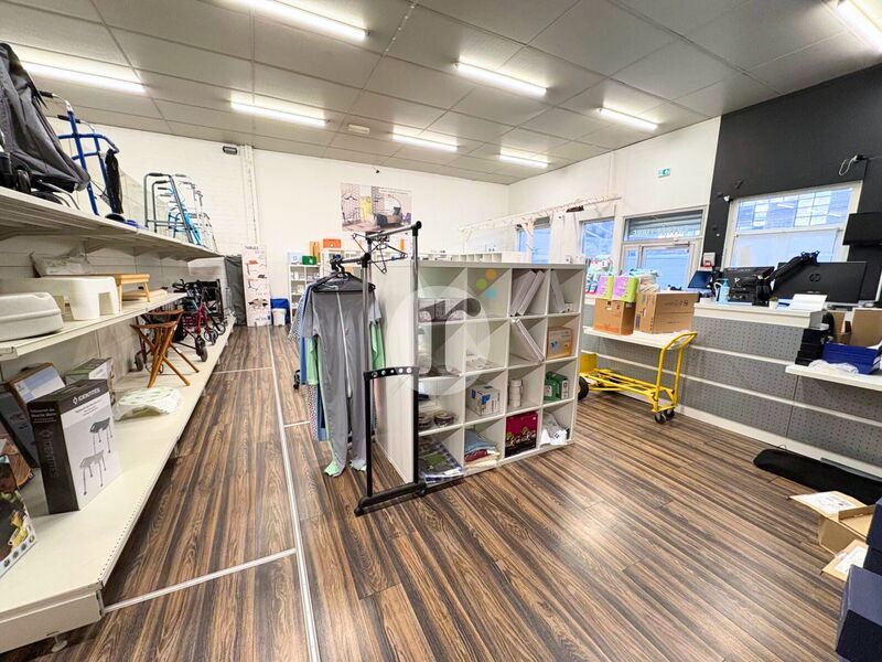 Aires d'Entreprises vous propose, à la location, 