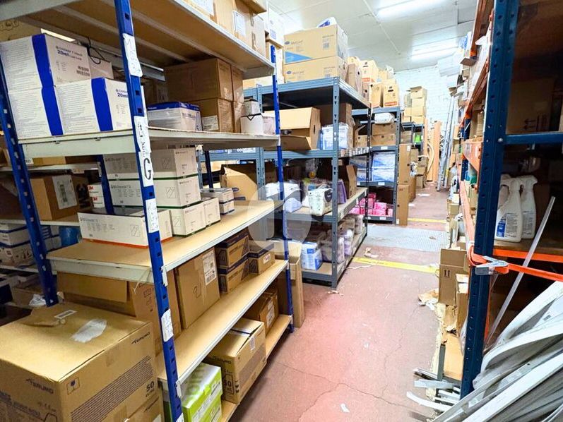 Aires d'Entreprises vous propose, à la location, 