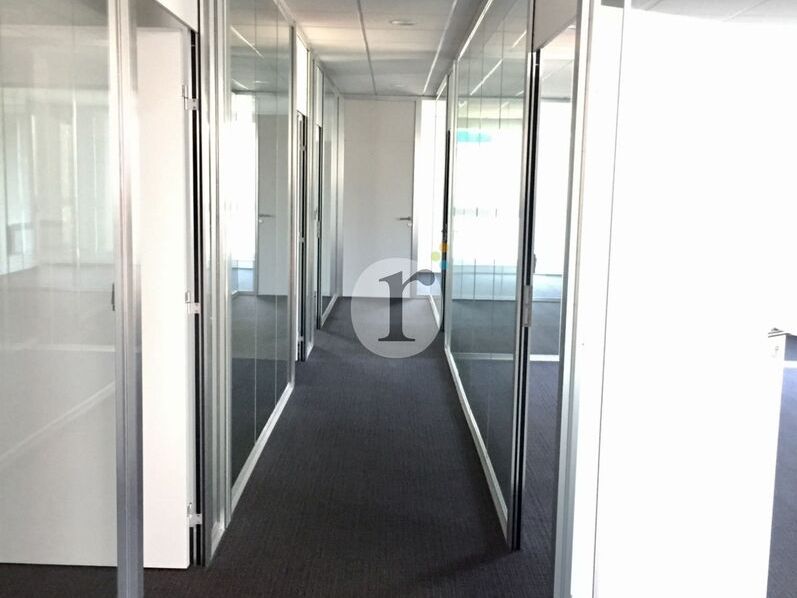 Aires d'Entreprises vous propose, à la location, 