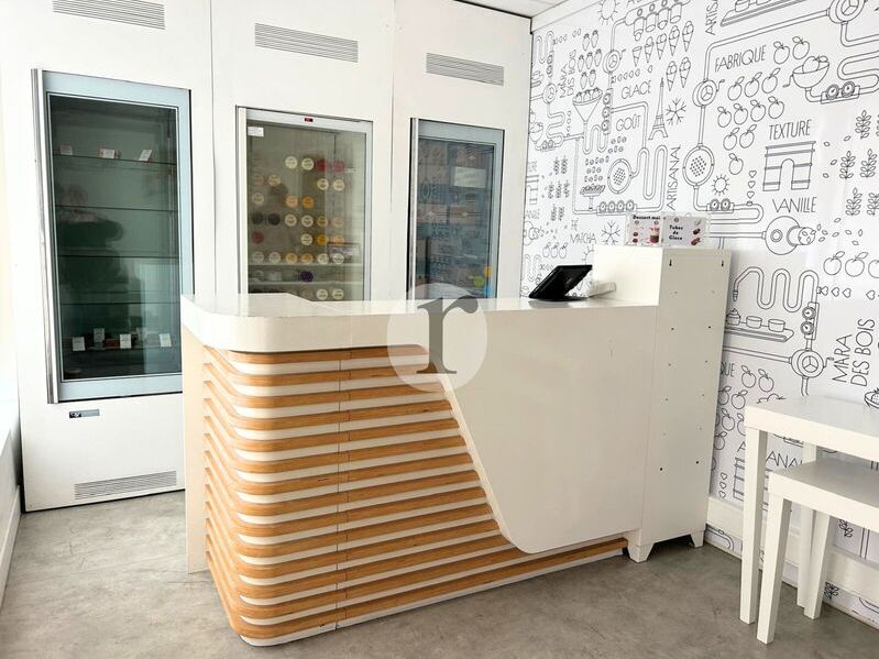 Aires d'Entreprises vous propose, à la location, 