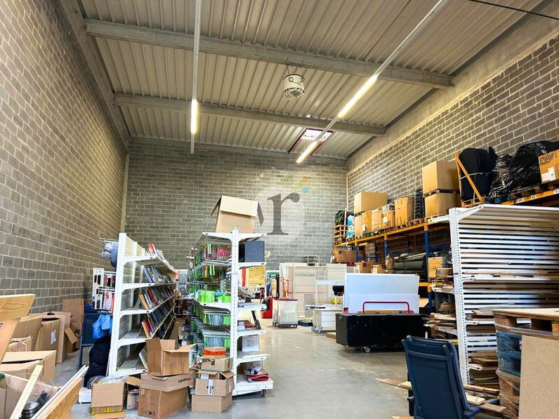 Aires d'Entreprises vous propose, à la location, 