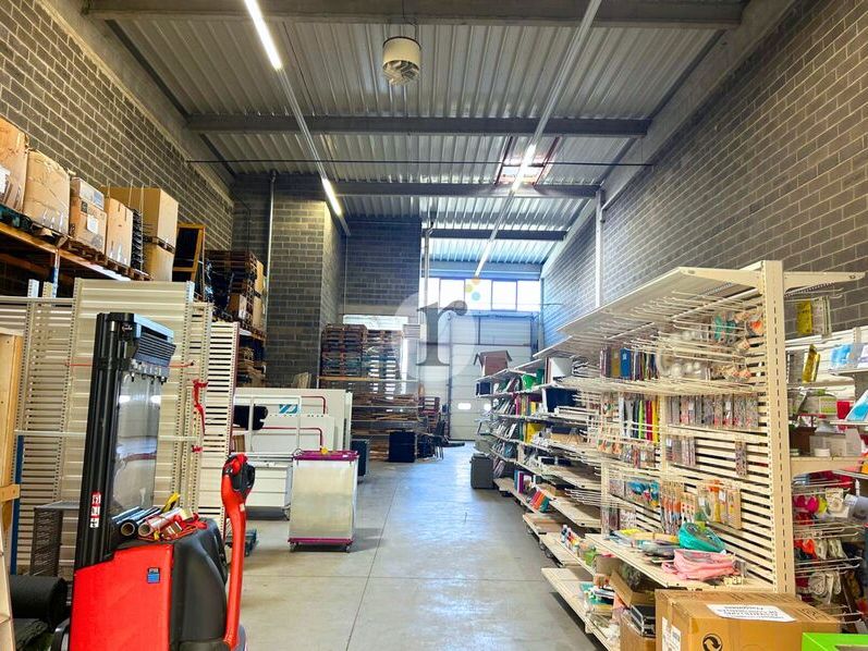 Aires d'Entreprises vous propose, à la location, 