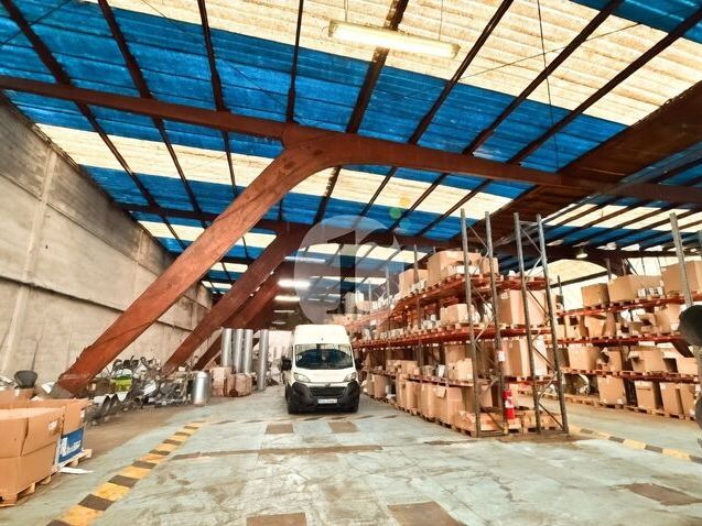 Aires d'Entreprises vous propose, à la location, 