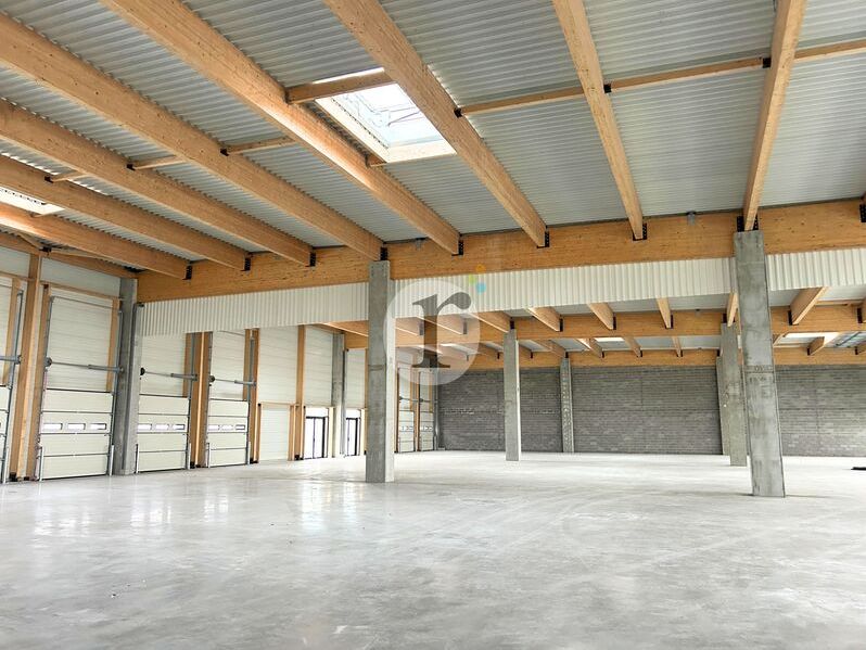 Aires d'Entreprises vous propose, à la location, 