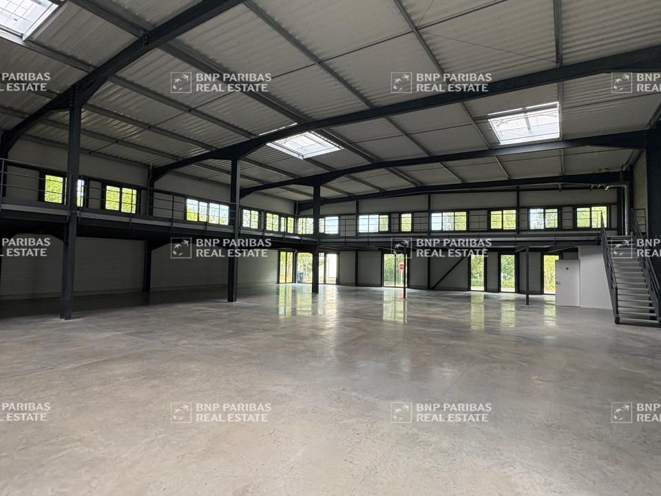 936 m² pour ce activité en vente à Saint-cyr-sur-loire
