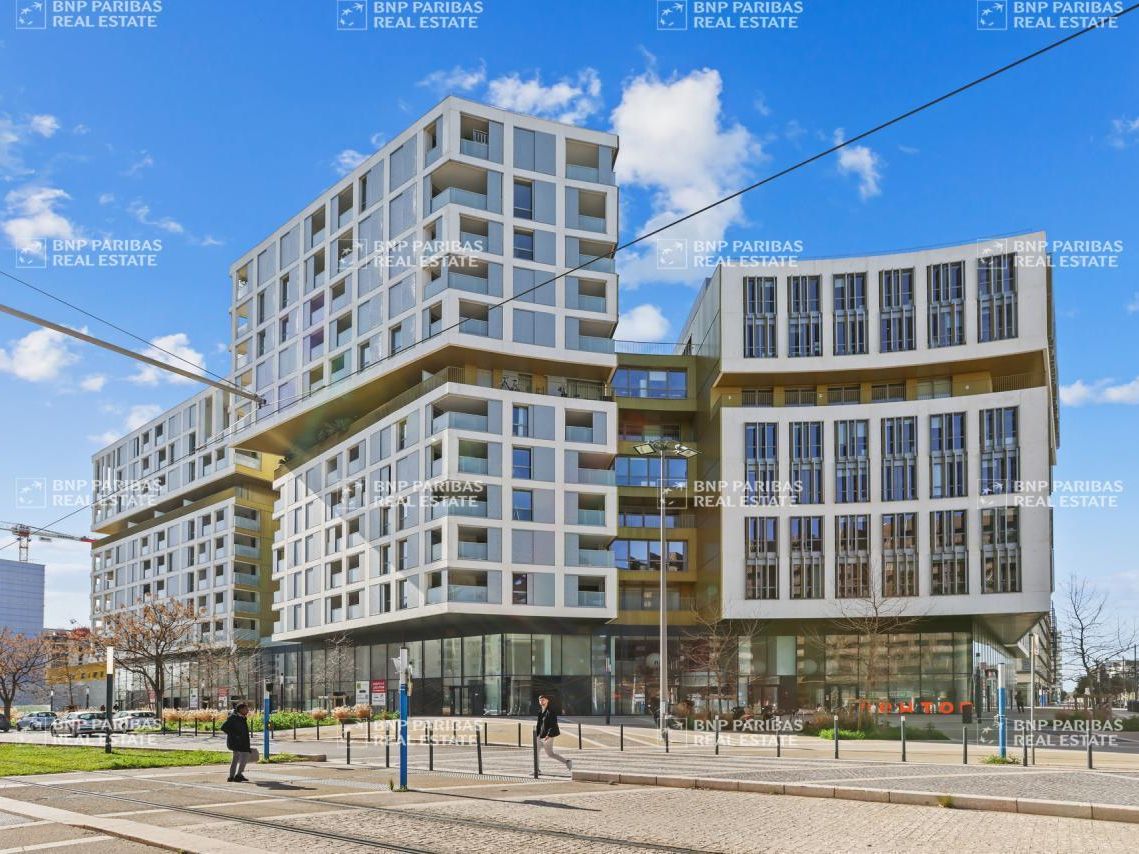 Location Local commercial 1486.94 m² divisibles 34000 Montpellier