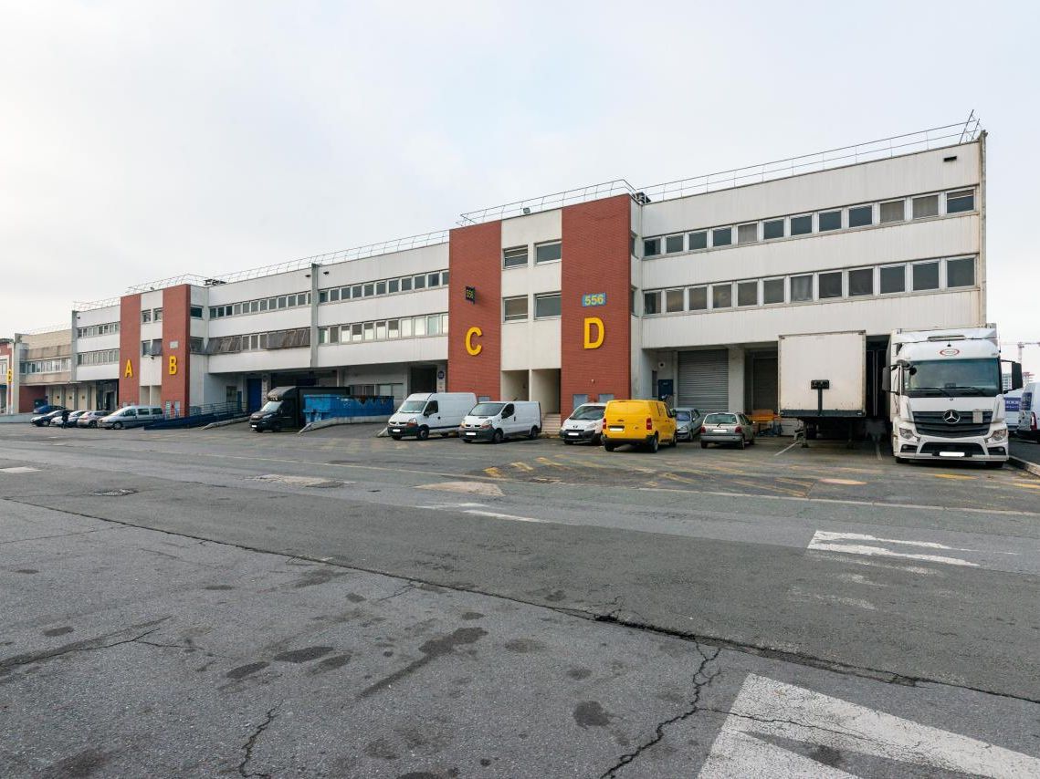Location PME-PMI 9152 m² divisibles 93400 Saint-ouen