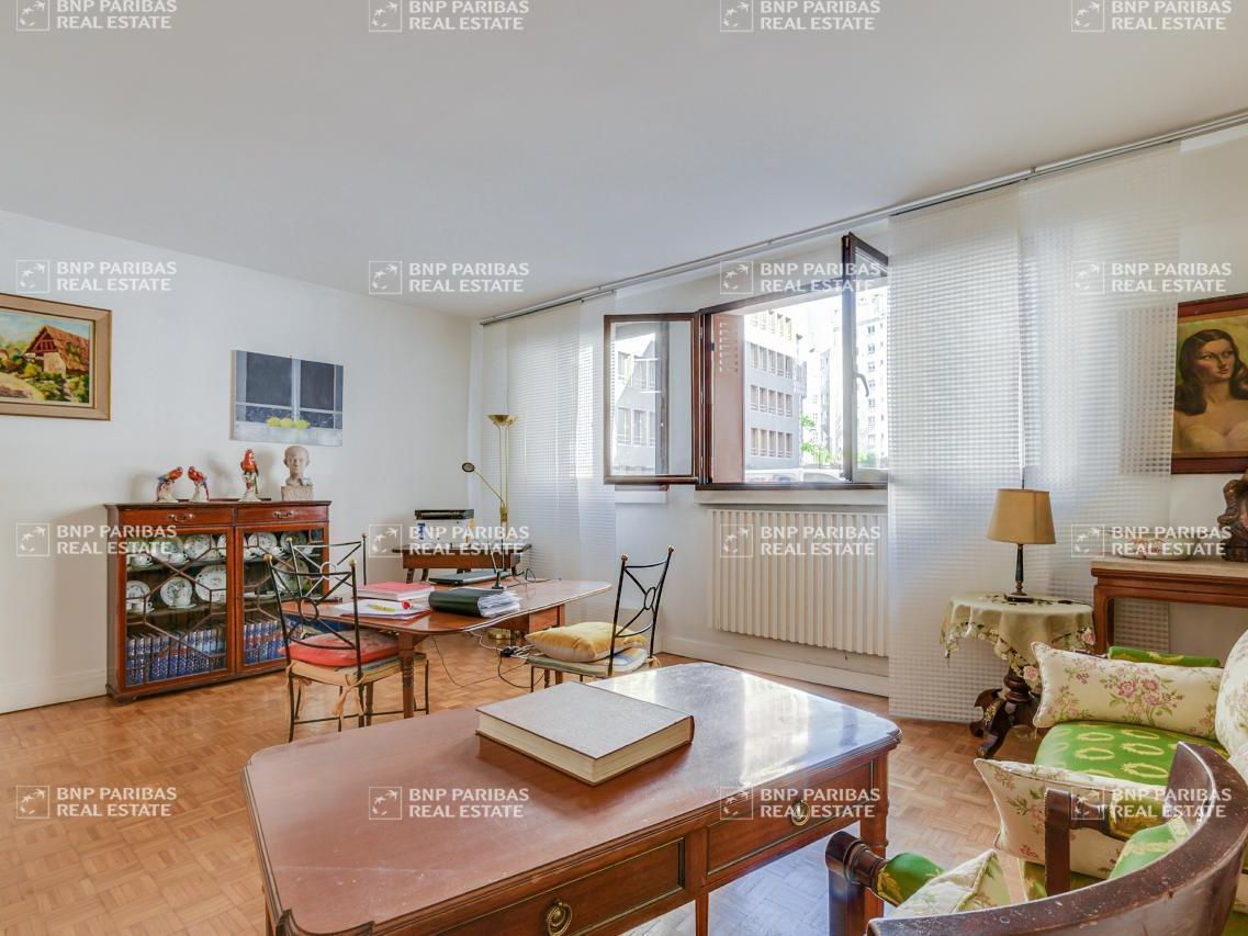 61.8 m² pour ce bureaux en vente à Paris