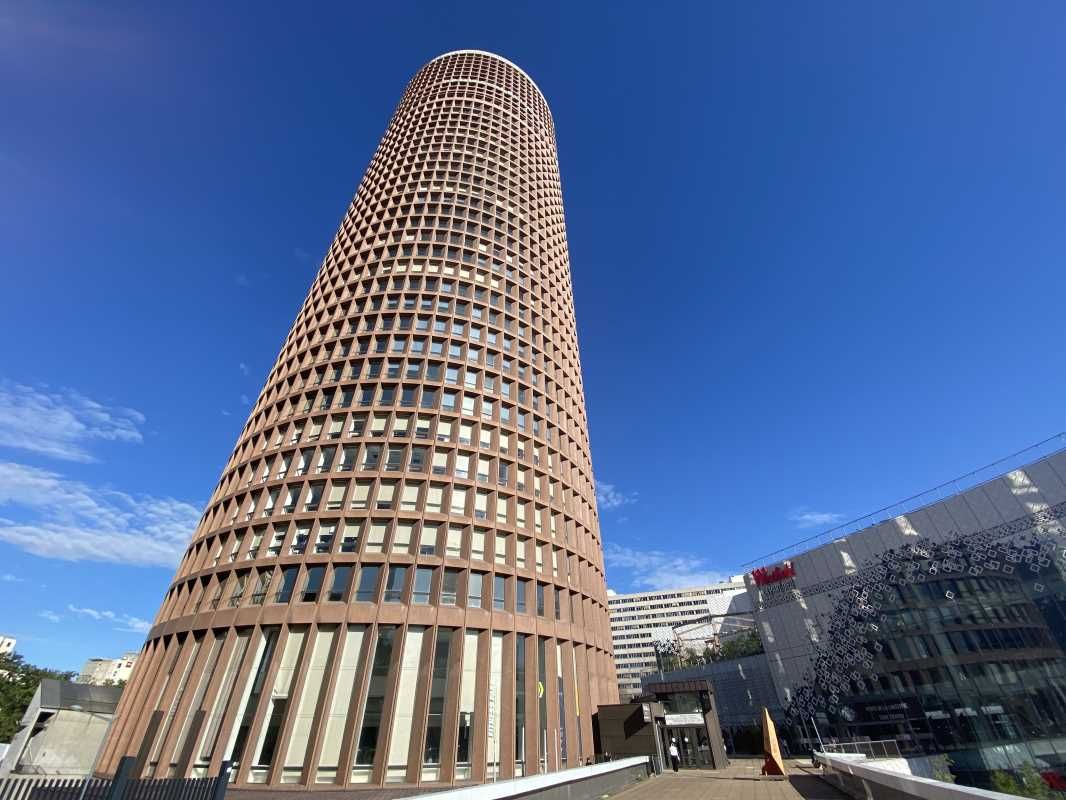 Dans une tour emblématique de Lyon située au coeu