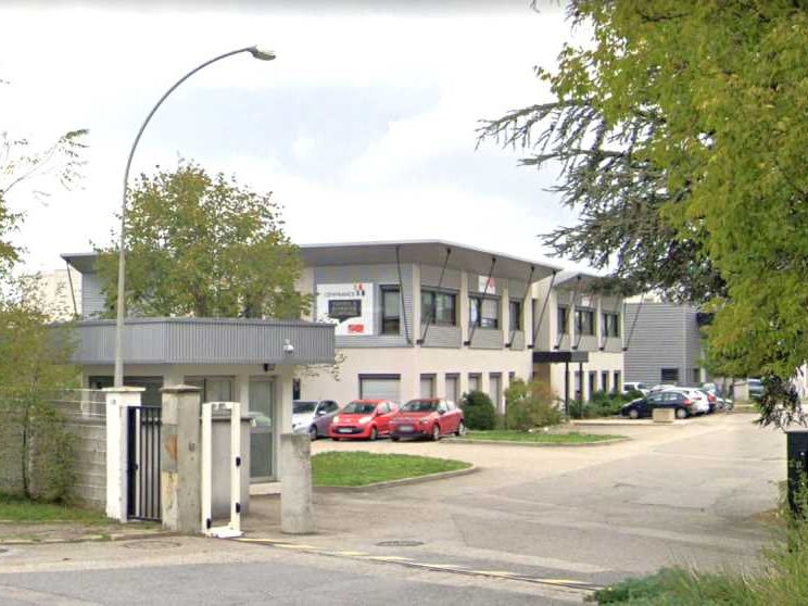 Nous vous proposons à la location une surface de 