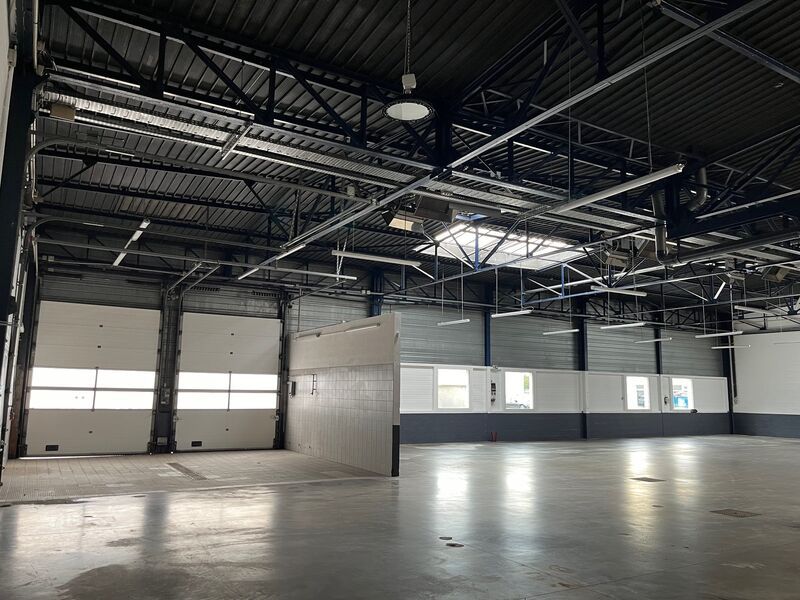 A la location, situé en sortie du boulevard périp