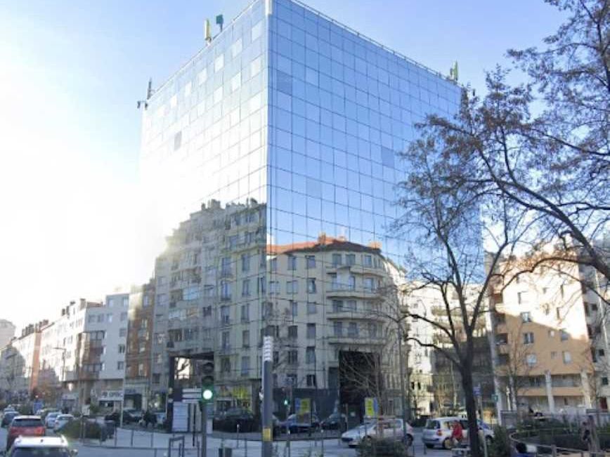 A la location, deux plateaux situés sur le Cours 