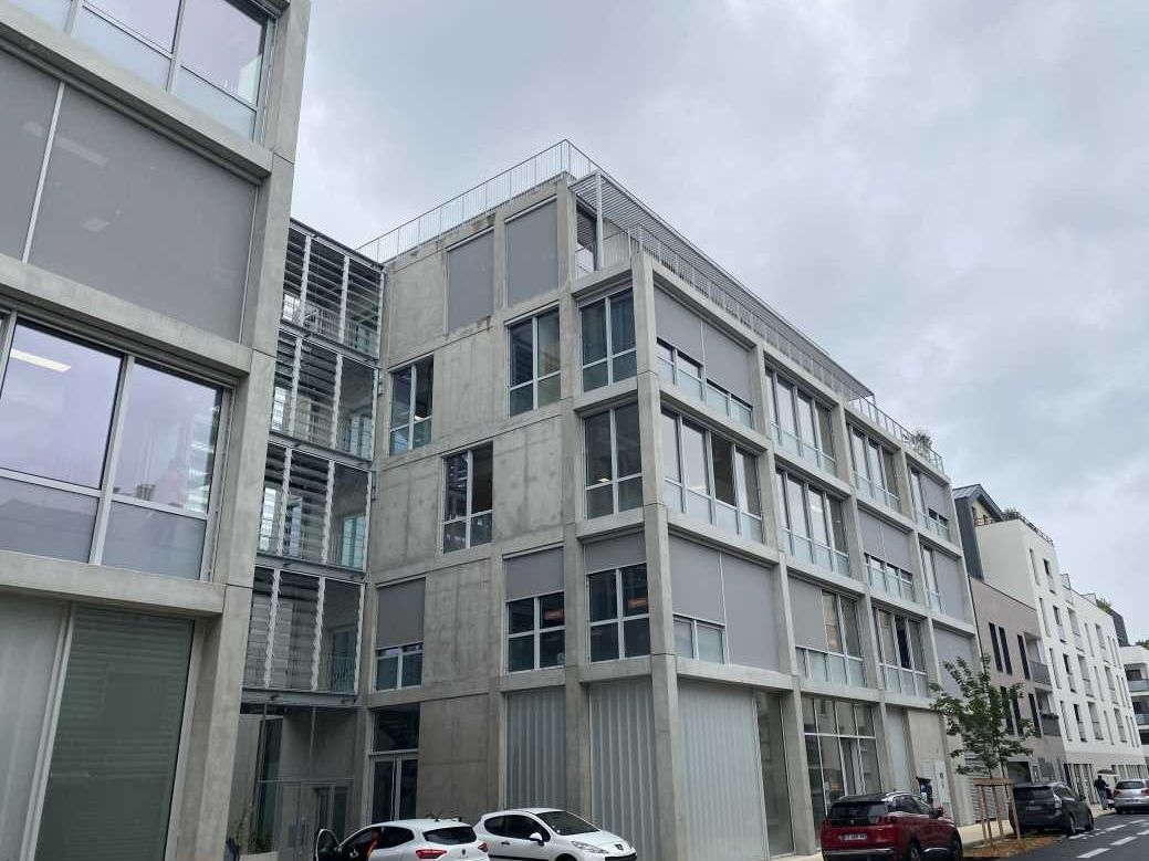 Dans un immeuble de 1 500 m² de bureaux , un loca