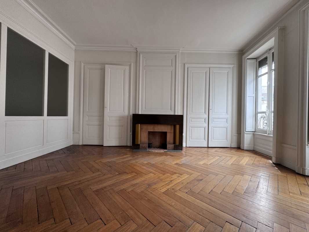 A Lyon Part-Dieu SOROVIM vous propose  131 m² de 