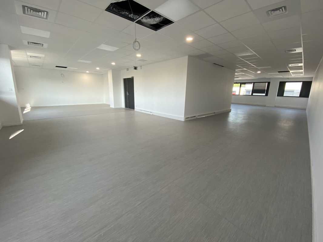 En bordure de l'autoroute A6, un parc tertiaire à