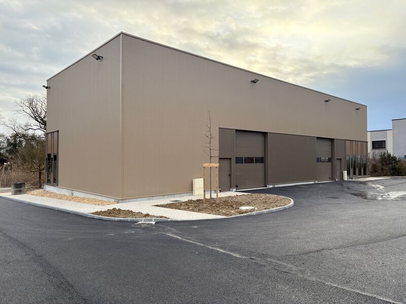 Nous vous proposons à la location deux cellules d