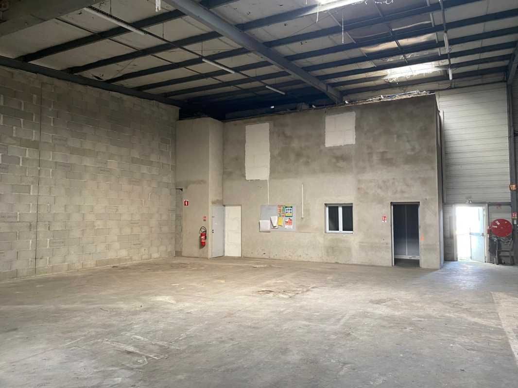 Nous vous proposons à la location un local d'acti