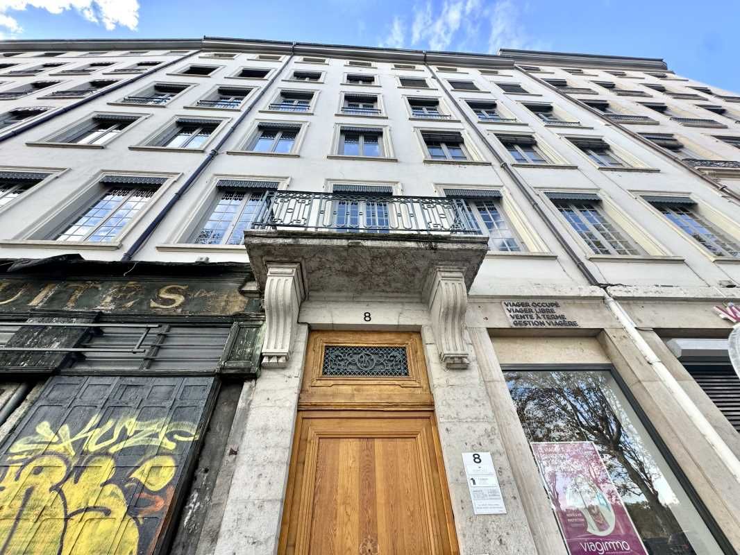 A visiter  171 m²  de bureaux, situés dans le 1er