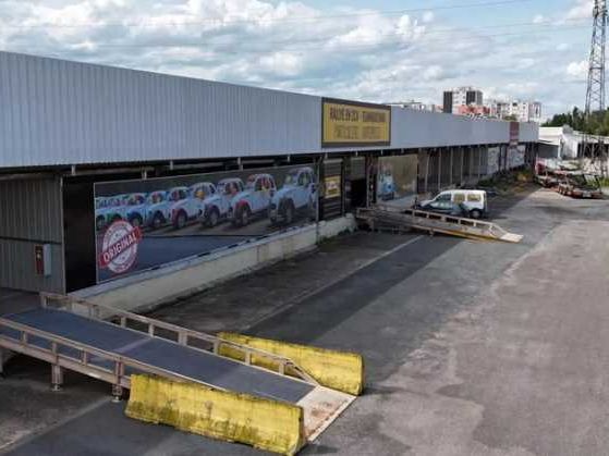 Nous vous proposons à la vente un bâtiment de 675