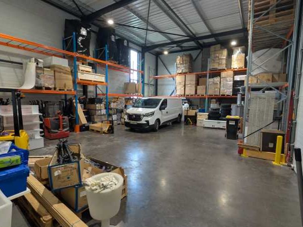 Nous vous proposons à la location, un local d'act