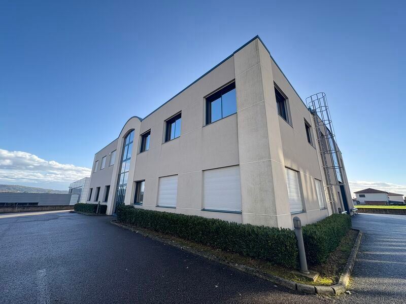 Au calme, dans un parc tertiaire, des bureaux son