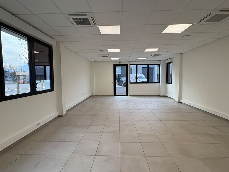 Nous vous proposons à la location dans un parc d'