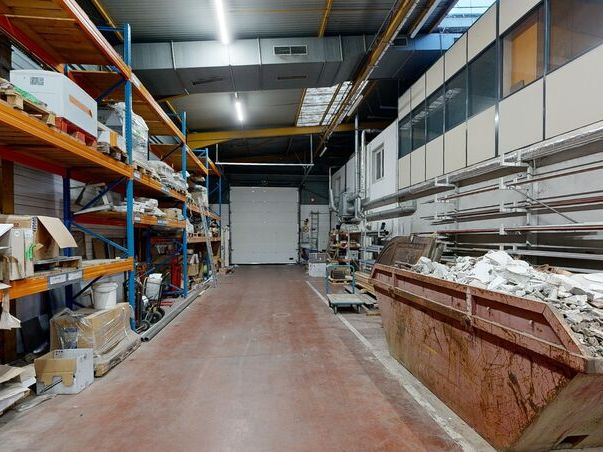 Nous vous proposons un bâtiment indépendant en tr