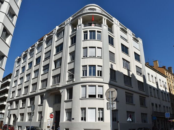 Dans un très bel immeuble, au coeur du 6ème arron