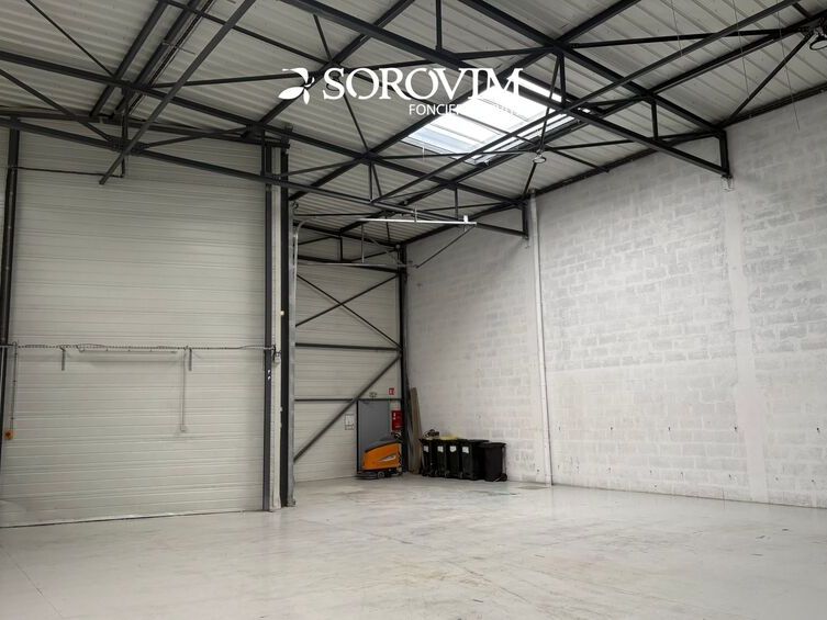 Local d'activité lumineux à vendre et à louer, id