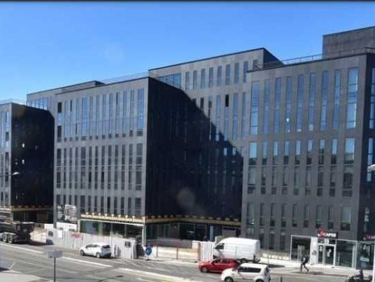 BASALT est un immeuble de bureaux élégant avec sa