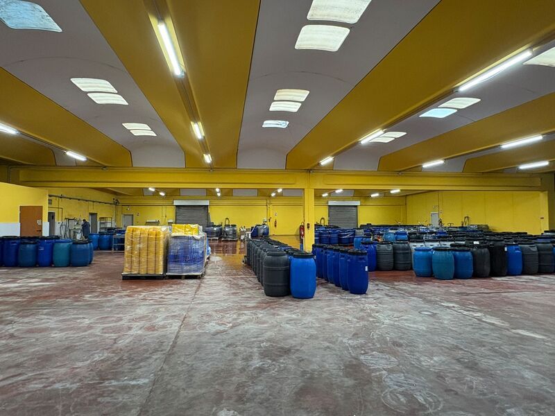 A VENDRE / A LOUER : Bâtiment indépendant de 2 05