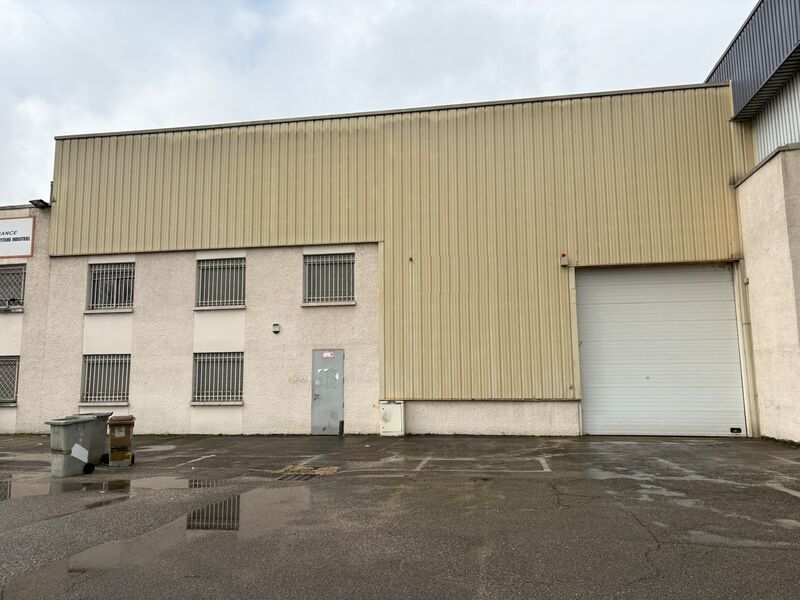 A Villeurbanne, dans un parc d'activités dynamiqu