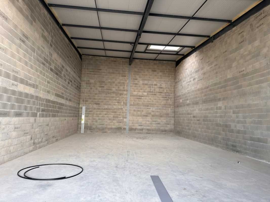 A vendre, au coeur de la zone d'activité de Trévo