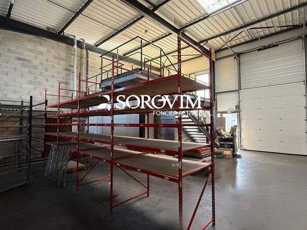 Nous vous proposons à la location un local d'acti