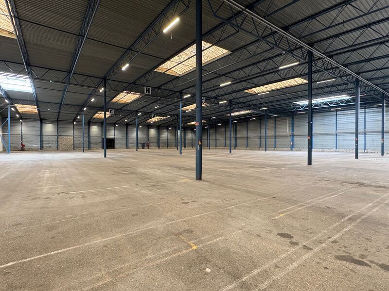 Nous vous proposons à la location un bâtiment ind