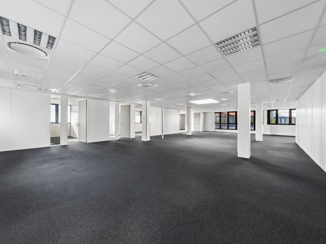 2123 m² pour ce bureaux en location à Saint-ouen-sur-seine