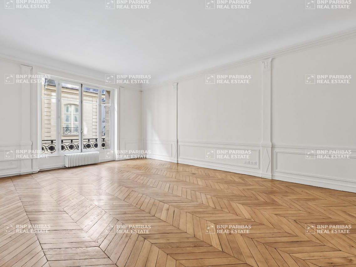 225 m² pour ce bureaux en location à Paris
